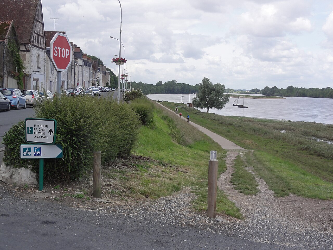 Cale de la Loire et berges du fleuve sauvage à Chaumont-sur-Loire